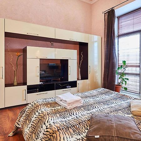 Home Hotel Apartments On Zoloti Vorota Κίεβο Εξωτερικό φωτογραφία
